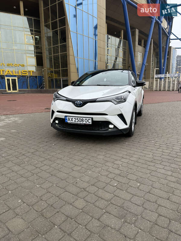 Внедорожник / Кроссовер Toyota C-HR 2019 в Харькове