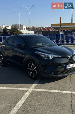 Позашляховик / Кросовер Toyota C-HR 2018 в Ужгороді