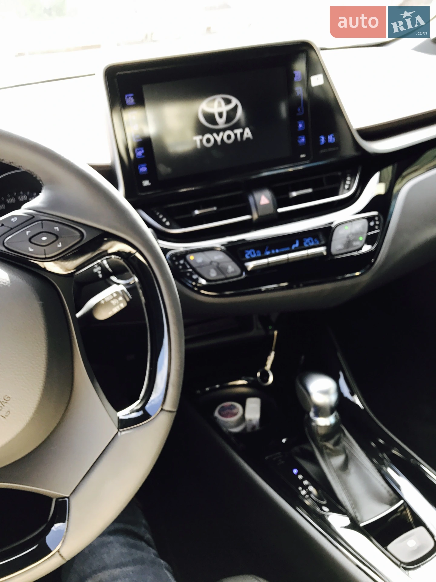 2017 Toyota C-HR - мініатюра 2