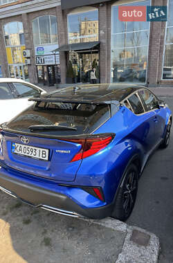 Позашляховик / Кросовер Toyota C-HR 2020 в 