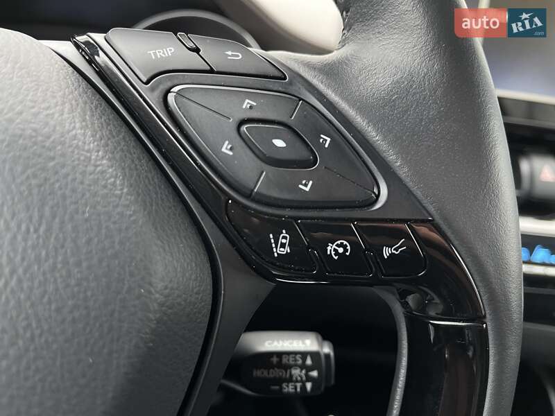 Внедорожник / Кроссовер Toyota C-HR 2022 в Киеве