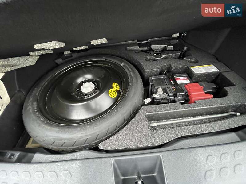 Внедорожник / Кроссовер Toyota C-HR 2022 в Киеве