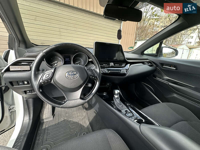 Внедорожник / Кроссовер Toyota C-HR 2019 в Харькове