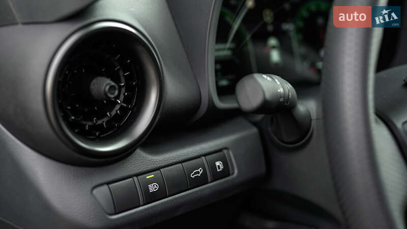 Внедорожник / Кроссовер Toyota C-HR 2023 в Львове