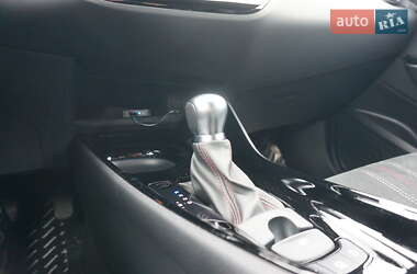 Позашляховик / Кросовер Toyota C-HR 2021 в 