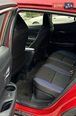 Внедорожник / Кроссовер Toyota C-HR 2020 в 