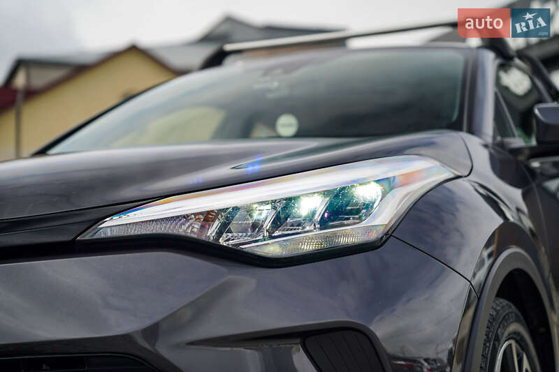 Внедорожник / Кроссовер Toyota C-HR 2019 в Черновцах