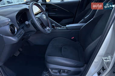 Внедорожник / Кроссовер Toyota C-HR 2023 в 