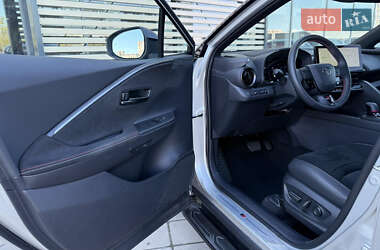 Внедорожник / Кроссовер Toyota C-HR 2023 в 