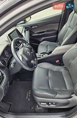 Позашляховик / Кросовер Toyota C-HR 2019 в 