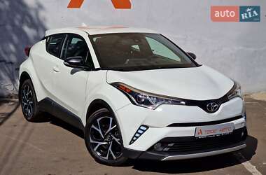 Позашляховик / Кросовер Toyota C-HR 2017 в 