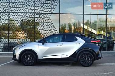 Позашляховик / Кросовер Toyota C-HR 2023 в 