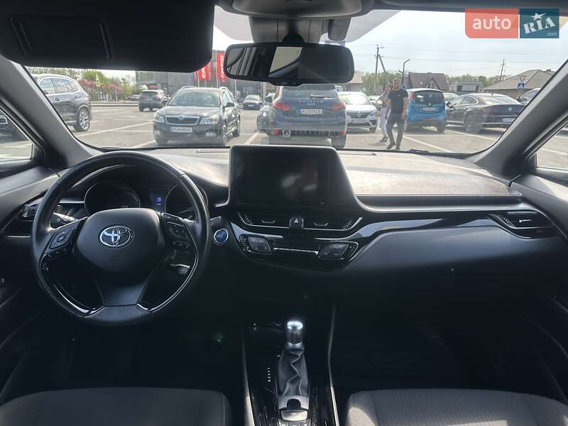 Позашляховик / Кросовер Toyota C-HR 2019 в Луцьку