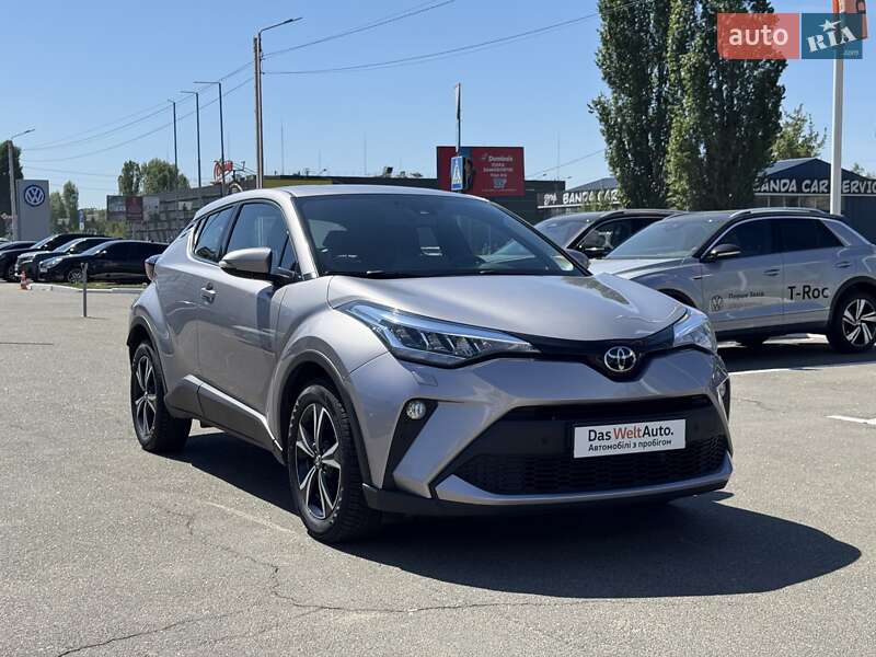 Позашляховик / Кросовер Toyota C-HR 2020 в Києві