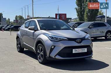 Внедорожник / Кроссовер Toyota C-HR 2020 в 