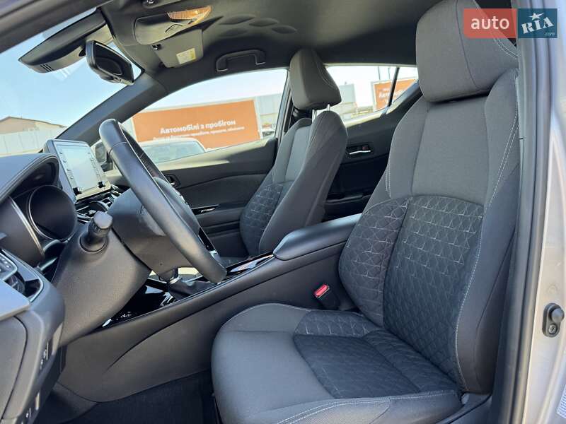 Позашляховик / Кросовер Toyota C-HR 2020 в Києві