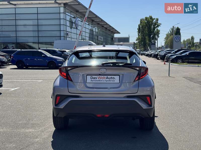 Позашляховик / Кросовер Toyota C-HR 2020 в Києві