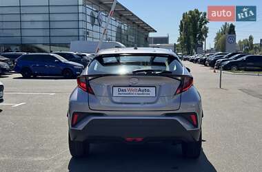 Внедорожник / Кроссовер Toyota C-HR 2020 в 