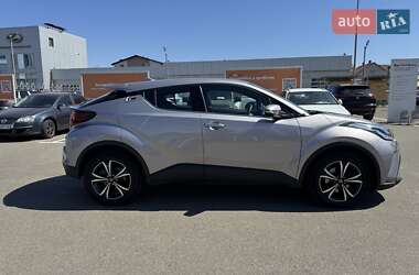 Внедорожник / Кроссовер Toyota C-HR 2020 в 