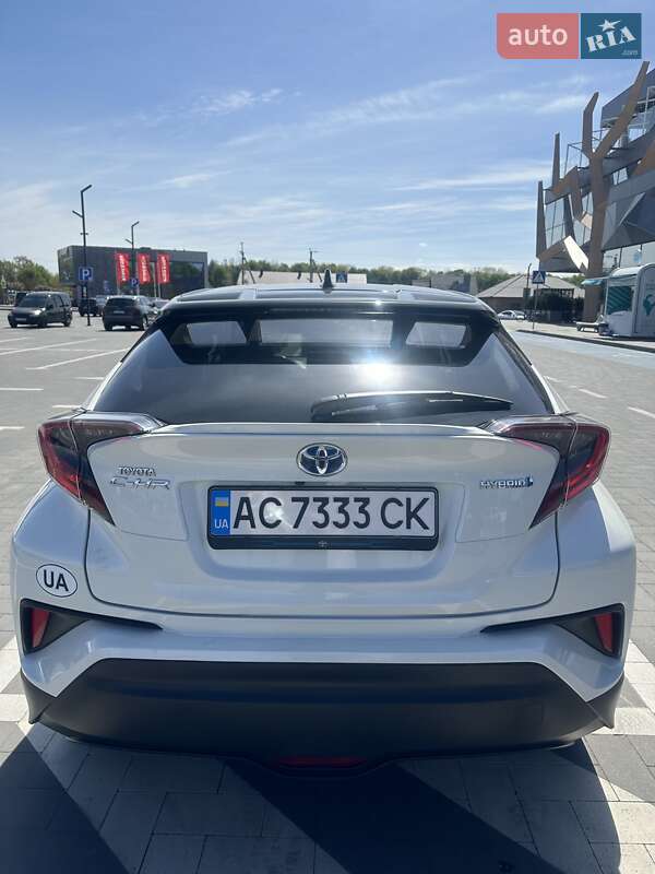 Позашляховик / Кросовер Toyota C-HR 2019 в Луцьку