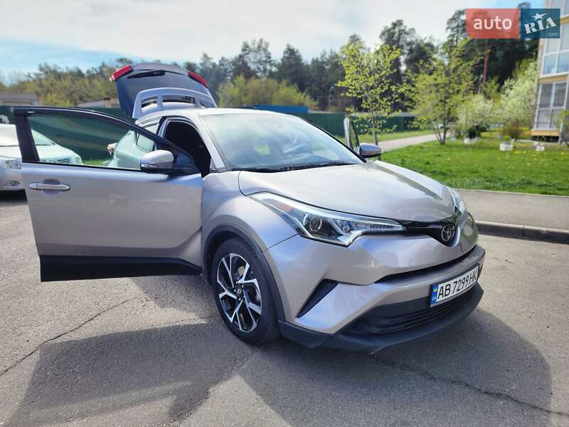 Позашляховик / Кросовер Toyota C-HR 2018 в Києві фото 3 Позашляховик / Кросовер Toyota C-HR 2018 в Києві