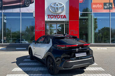 Внедорожник / Кроссовер Toyota C-HR 2023 в 