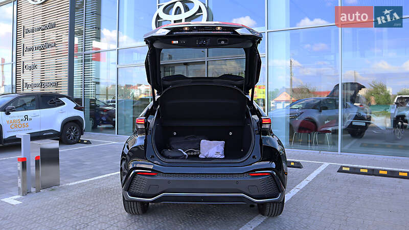 Внедорожник / Кроссовер Toyota C-HR 2023 в Ровно