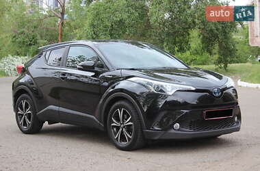 Позашляховик / Кросовер Toyota C-HR 2019 в Дніпрі