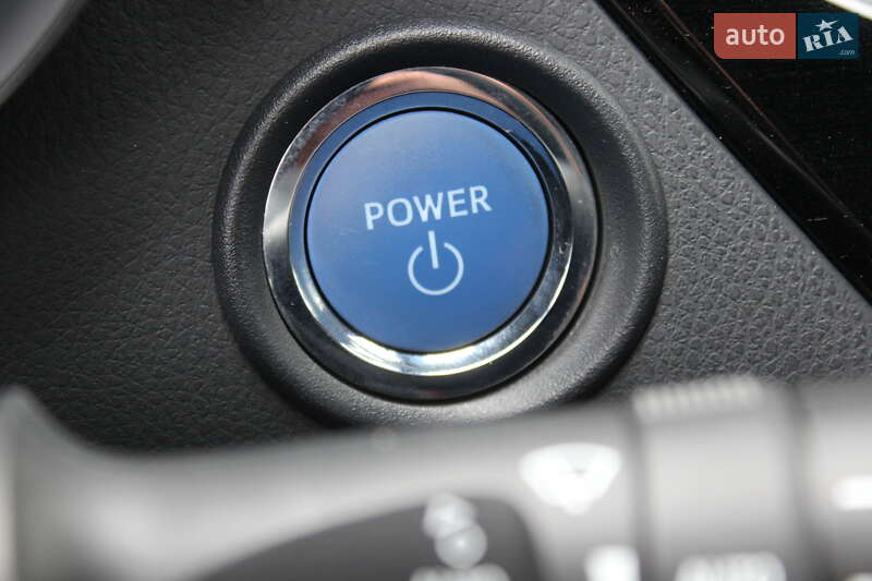 Позашляховик / Кросовер Toyota C-HR 2019 в Дніпрі