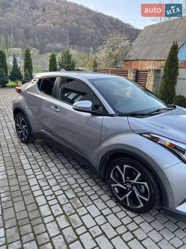 Позашляховик / Кросовер Toyota C-HR 2019 в Івано-Франківську