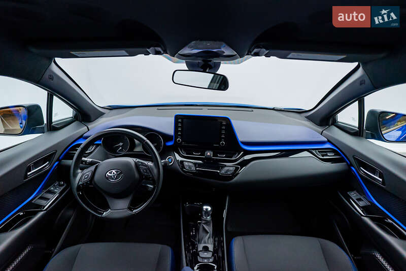 Внедорожник / Кроссовер Toyota C-HR 2020 в Киеве