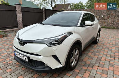 Внедорожник / Кроссовер Toyota C-HR 2018 в Киеве