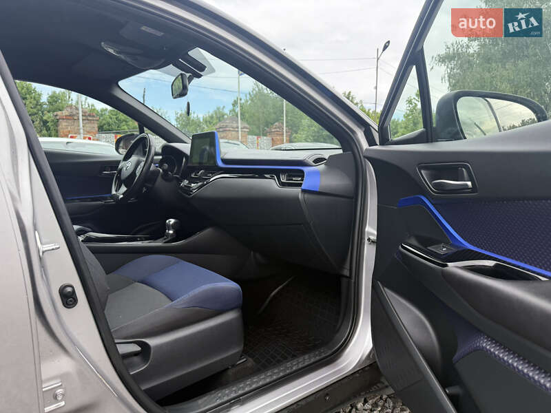 Позашляховик / Кросовер Toyota C-HR 2016 в Хмельницькому