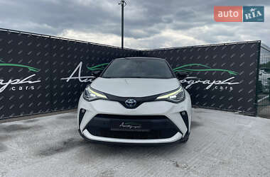 Внедорожник / Кроссовер Toyota C-HR 2019 в 