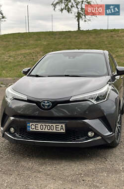 Внедорожник / Кроссовер Toyota C-HR 2016 в Черновцах
