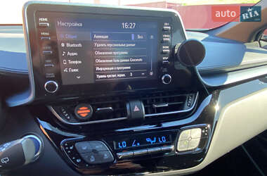 Внедорожник / Кроссовер Toyota C-HR 2020 в 