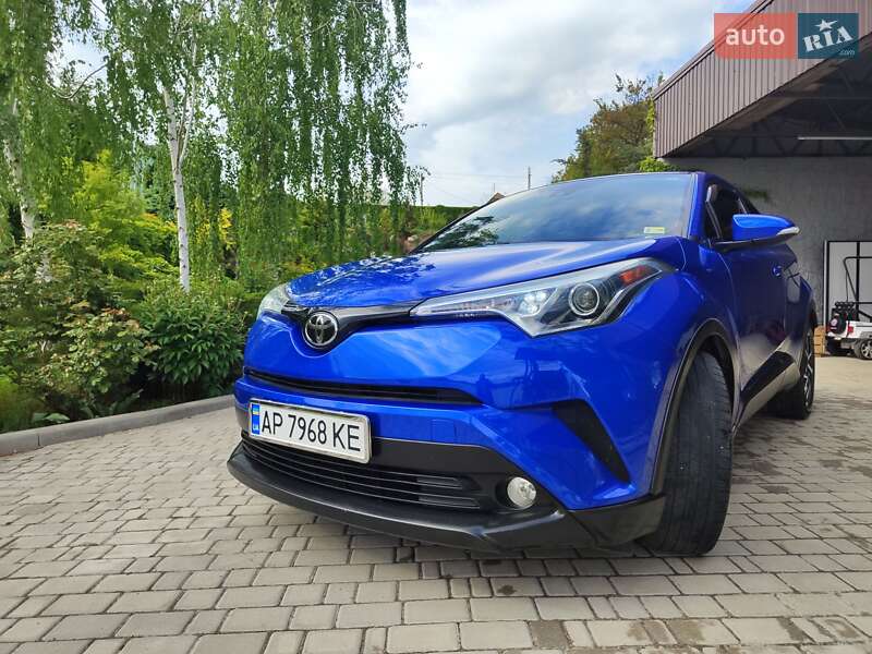 Позашляховик / Кросовер Toyota C-HR 2017 в Запоріжжі
