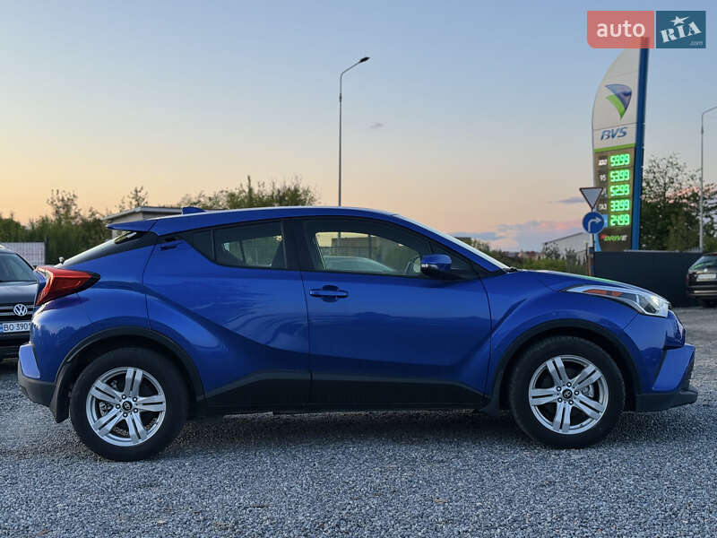 Внедорожник / Кроссовер Toyota C-HR 2019 в Тернополе