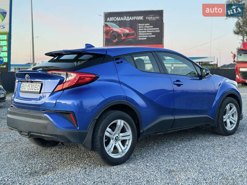 Внедорожник / Кроссовер Toyota C-HR 2019 в Тернополе
