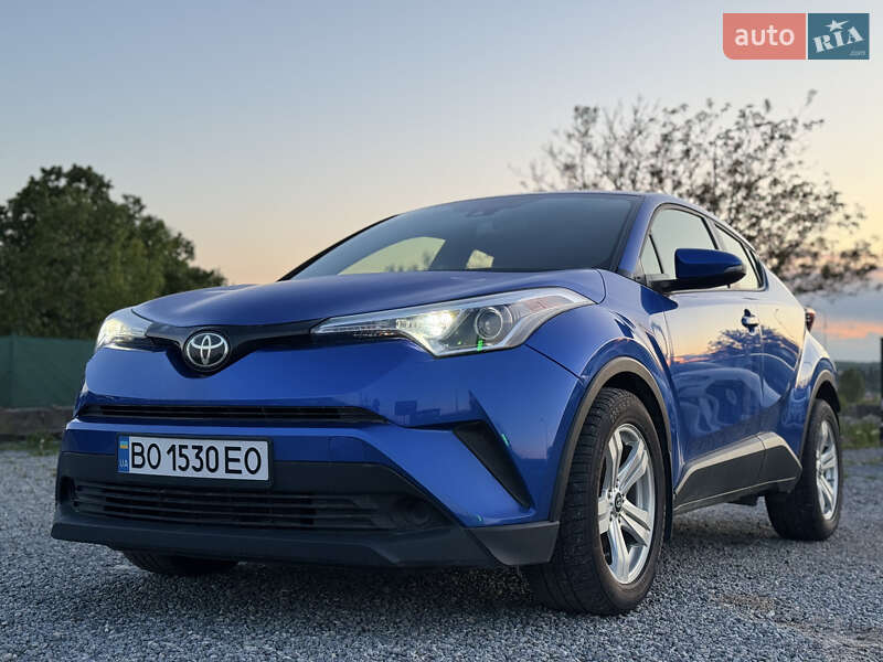 Внедорожник / Кроссовер Toyota C-HR 2019 в Тернополе