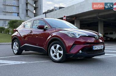 Позашляховик / Кросовер Toyota C-HR 2016 в 