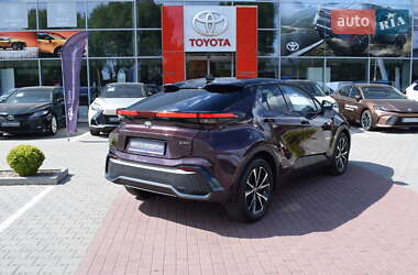 Позашляховик / Кросовер Toyota C-HR 2023 в 