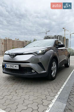 Внедорожник / Кроссовер Toyota C-HR 2017 в Киеве