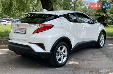 Внедорожник / Кроссовер Toyota C-HR 2018 в 