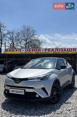 Позашляховик / Кросовер Toyota C-HR 2017 в Кривому Розі