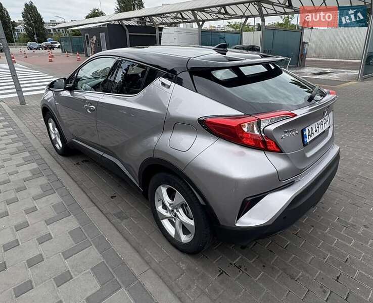 Внедорожник / Кроссовер Toyota C-HR 2016 в Киеве