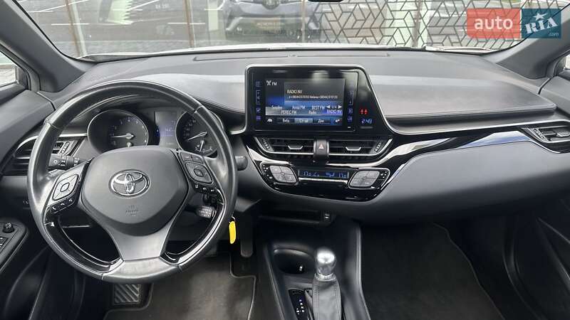 Внедорожник / Кроссовер Toyota C-HR 2019 в Киеве