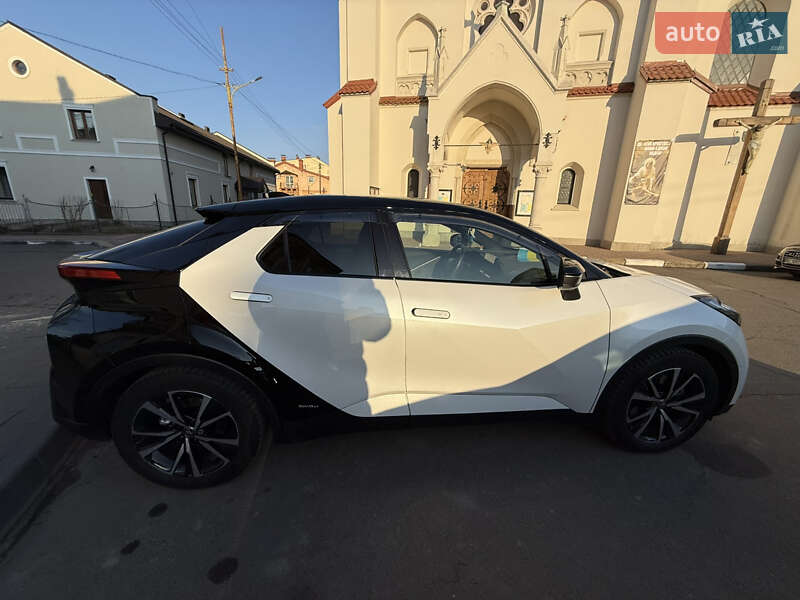 Внедорожник / Кроссовер Toyota C-HR 2024 в Стрые