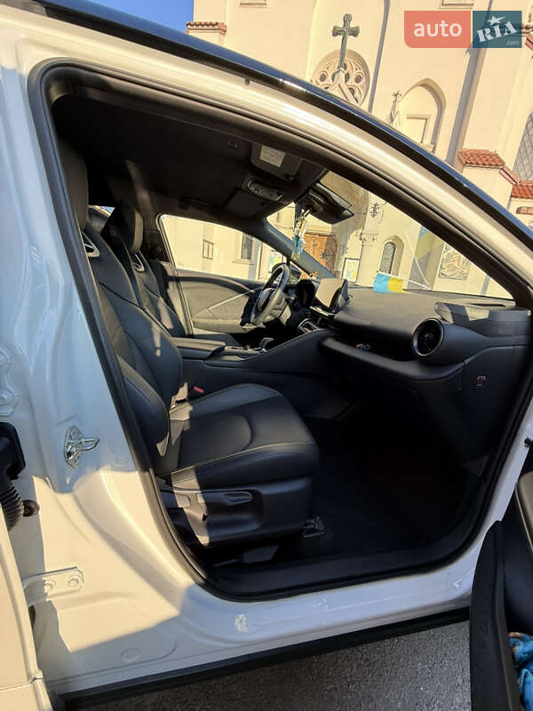 Внедорожник / Кроссовер Toyota C-HR 2024 в Стрые