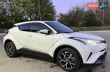 Позашляховик / Кросовер Toyota C-HR 2018 в Чернівцях